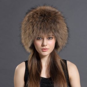 Зимна дамска шапка цялата от естествен дълъг косъм лисица