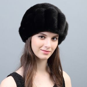 Зимна дамска шапка цялата от естествена кожа от норка