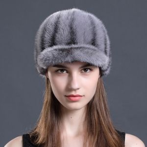 Зимна дамска шапка цялата от естествен дълъг косъм норка