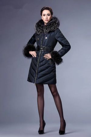 Зимно яке BATTYNO с гъши пух и яка от естествен косъм лисица