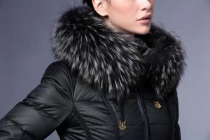 Зимно яке BATTYNO с гъши пух и яка от естествен косъм лисица