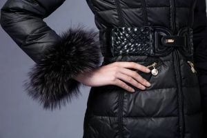 Зимно яке BATTYNO с гъши пух и яка от естествен косъм лисица