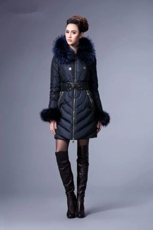 Зимно яке BATTYNO с гъши пух и яка от естествен косъм лисица