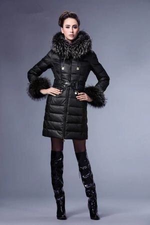 Зимно яке BATTYNO с гъши пух и яка от естествен косъм лисица