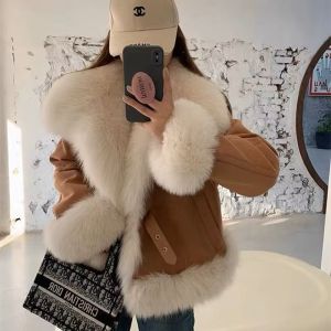 Зимно кожено палто с яка естествен косъм лисица
