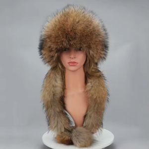 Зимна дамска шапка от естествен косъм миеща мечка и лисица
