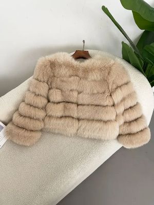 Зимно късо палто от естествен косъм лисица 