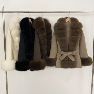 Зимно вълнено палто с яка от естествен косъм лисица