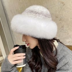 Зимна дамска шапка цялата от естествен  косъм норка с периферия лисица