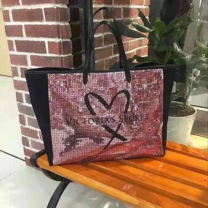 Голяма чанта VS черна с розови пайети